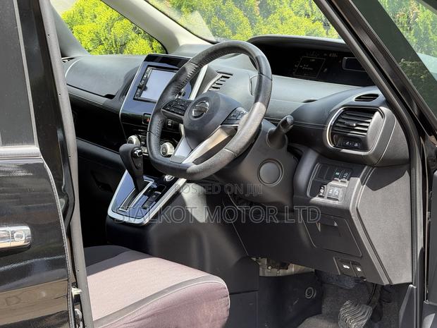 Nissan Serena 2018 Black
