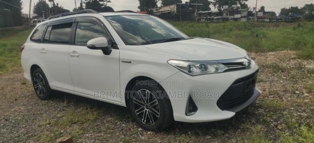 Toyota Corolla Fielder 1.5 Hybrid FWD 2019 White