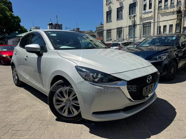 Mazda 2 2019 Off white