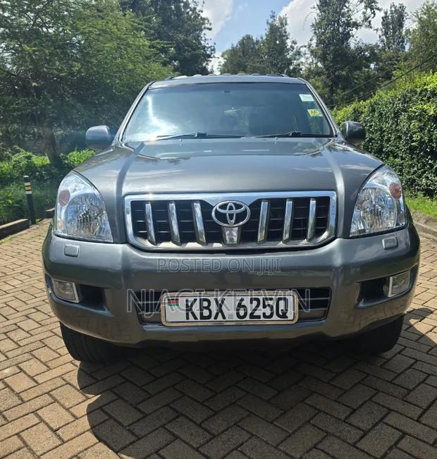 Toyota Land Cruiser Prado 3.0 D-4D 5dr 2007 Gray