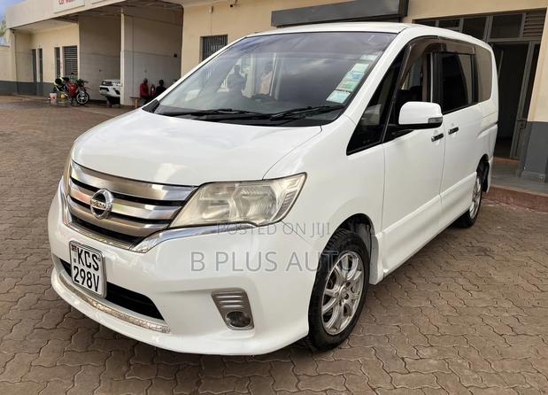Nissan Serena 2011 White