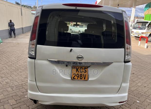 Nissan Serena 2011 White