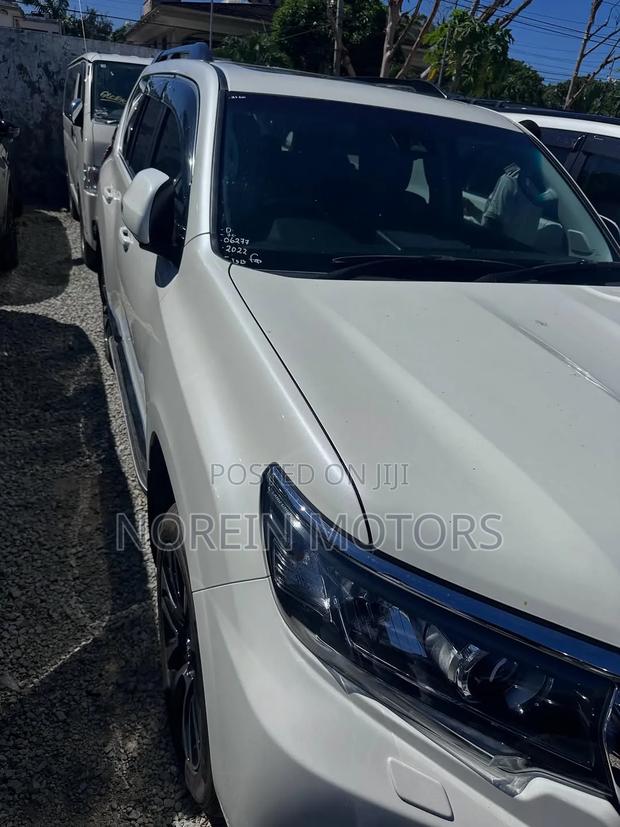 Toyota Land Cruiser Prado Kakadu 2018 Matt Black