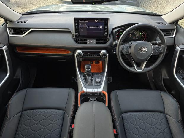 Toyota RAV4 2020 Green