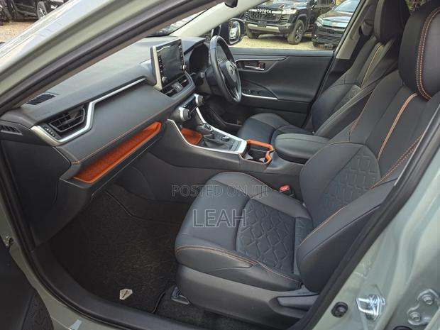 Toyota RAV4 2020 Green