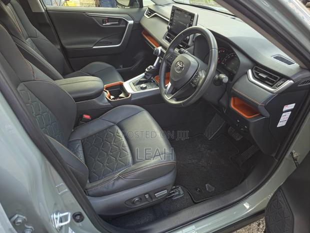 Toyota RAV4 2020 Green