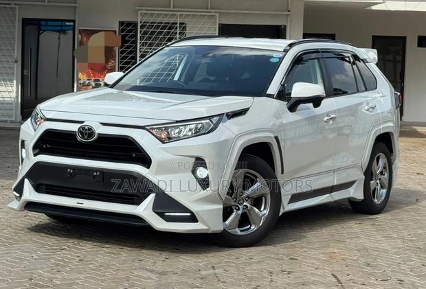 Toyota RAV4 Limited AWD 2019 Off white