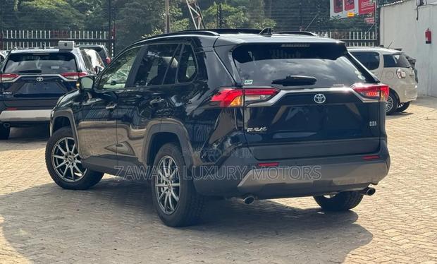 Toyota RAV4 Hybrid 2019 Matt Black