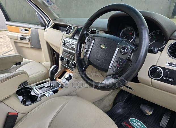 Land Rover Discovery 2010 Brown
