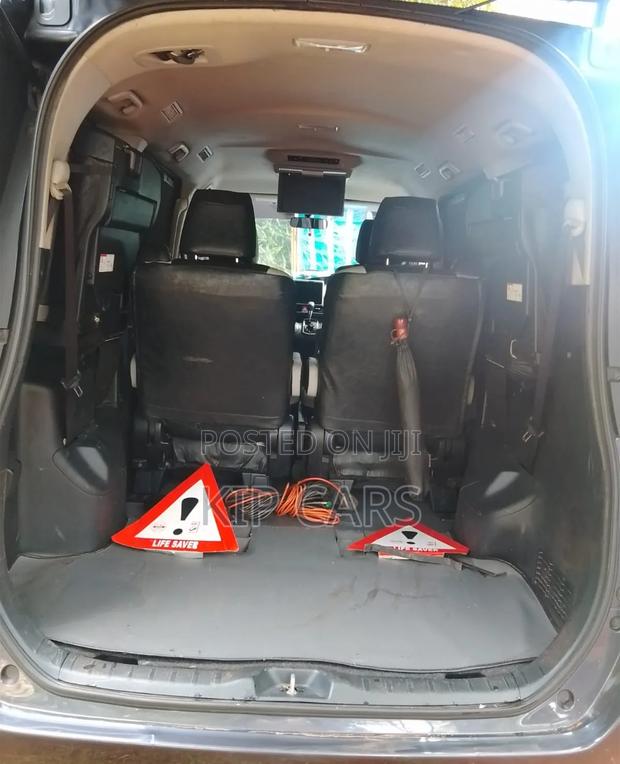 Toyota Voxy 2017 Gray