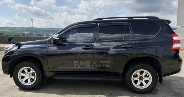 Toyota Land Cruiser Prado 2017 Black