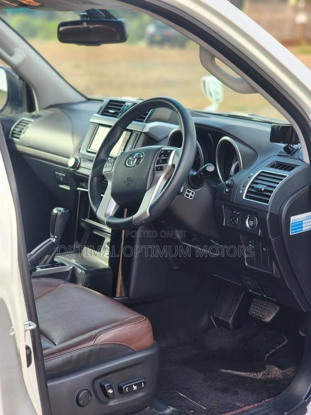 Toyota Land Cruiser Prado 2.7 2017 White