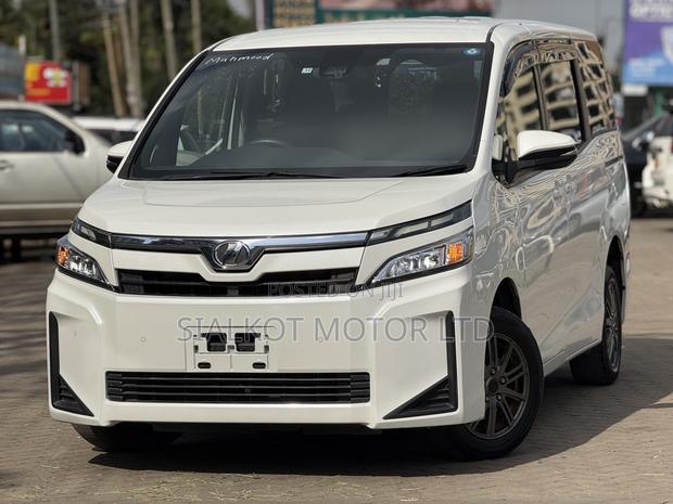 Toyota Voxy 2019 White