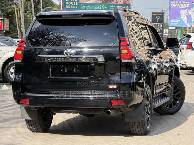 Toyota Land Cruiser Prado 2.7 2021 Black