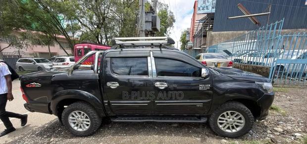 Toyota Hilux 3.0 D-4D 4x4 2014 Black