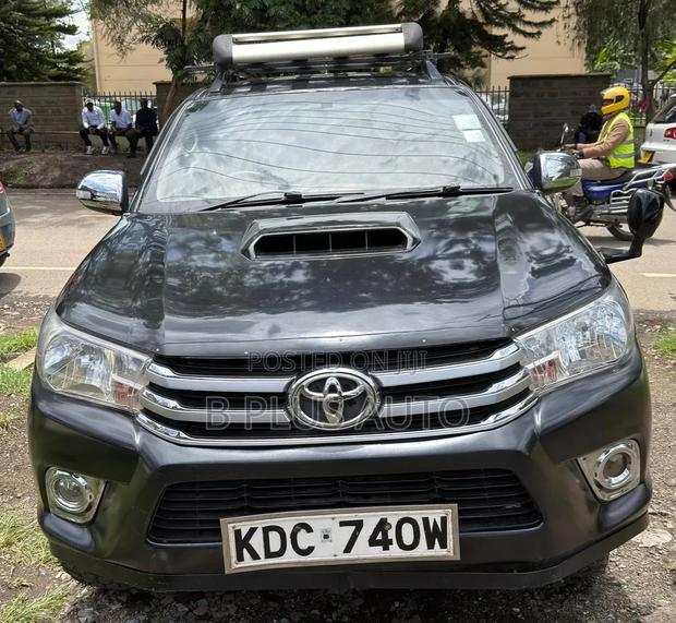 Toyota Hilux 3.0 D-4D 4x4 2014 Black