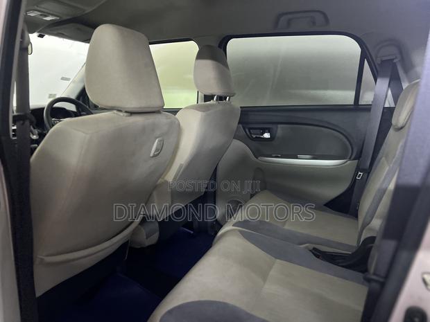 Daihatsu Cast 660 Turbo AWD 2019 Gold