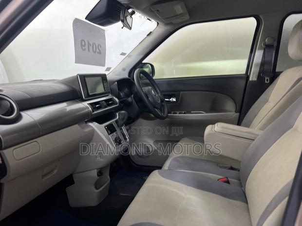 Daihatsu Cast 660 Turbo AWD 2019 Gold