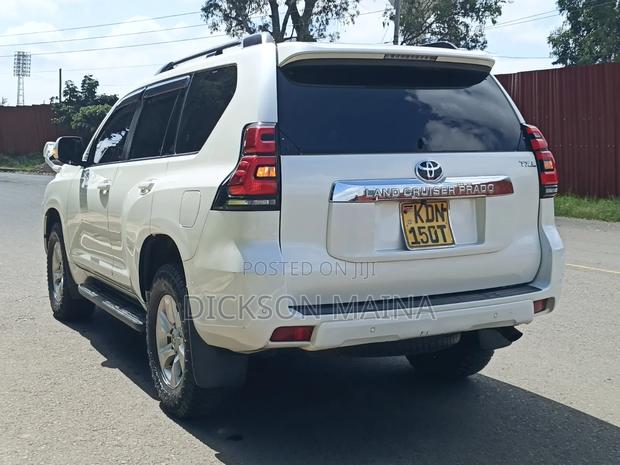 Toyota Land Cruiser Prado 2.8 2018 White