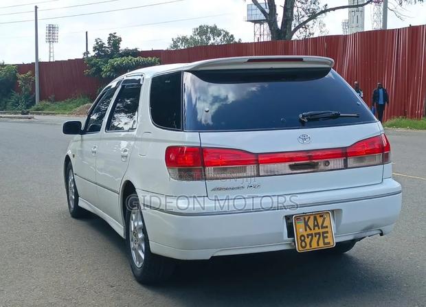 Toyota Vista 2000 White