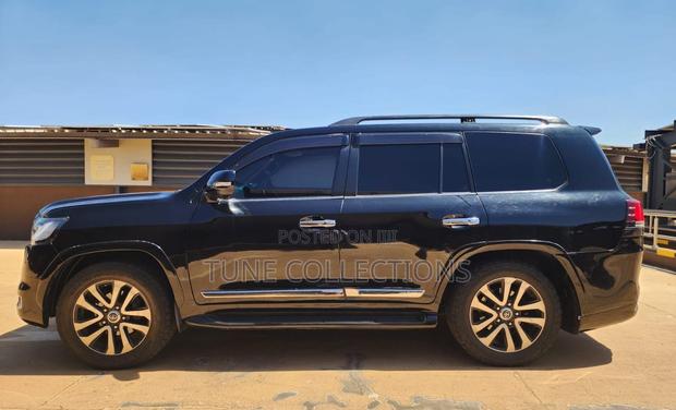 Toyota Land Cruiser 2014 Black