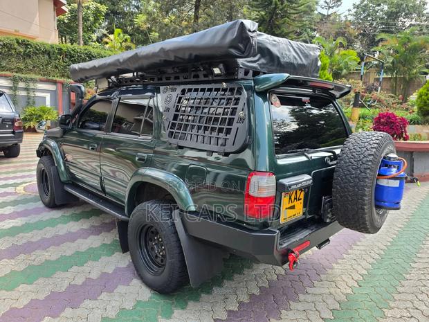 Toyota Hilux 2000 Green