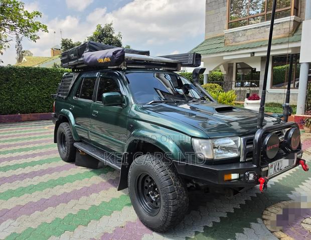 Toyota Hilux 2000 Green