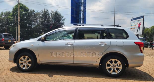 Toyota Corolla Fielder 2011 Silver
