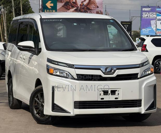 Toyota Voxy 2019 White