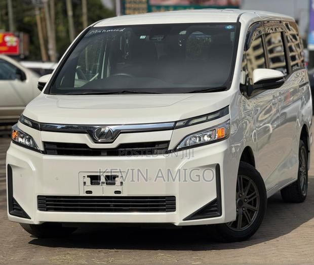 Toyota Voxy 2019 White