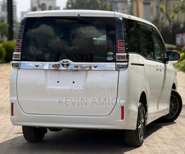 Toyota Voxy 2019 White