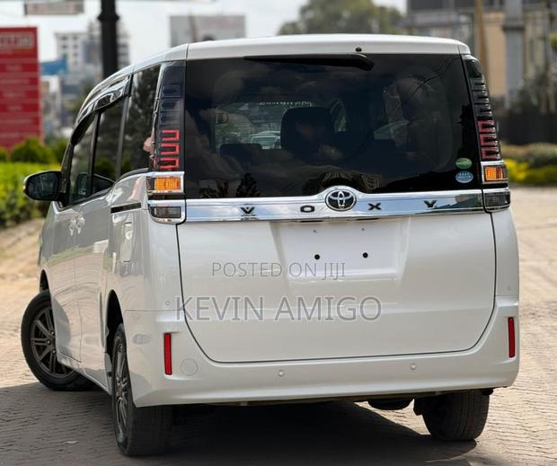 Toyota Voxy 2019 White