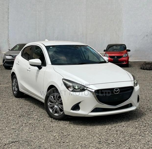 Mazda Demio 2018 White