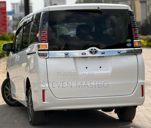 Toyota Voxy 2019 White