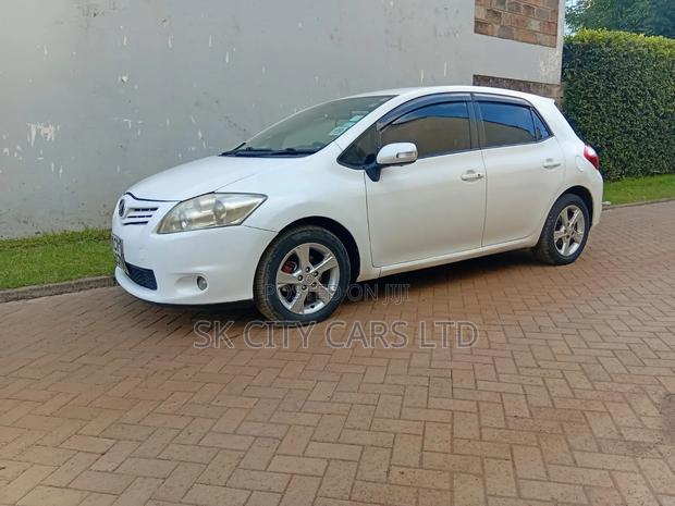 Toyota Auris 2011 Pearl