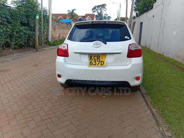 Toyota Auris 2011 Pearl