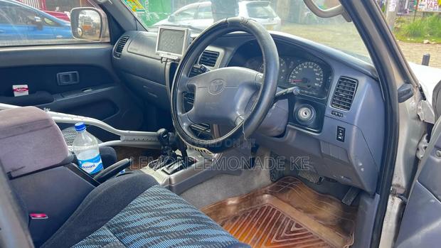 Toyota Hilux Surf 2.7 SSR 2001 Silver