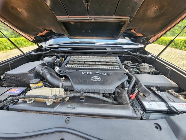 Toyota Land Cruiser 4.5 V8 TD STD 2011 Black