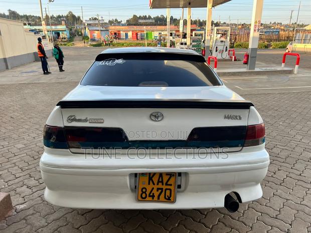 Toyota Mark II 2.0 RWD 2004 White