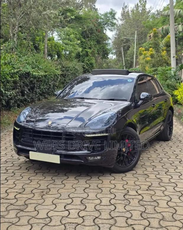 Porsche Macan GTS 2018 Black