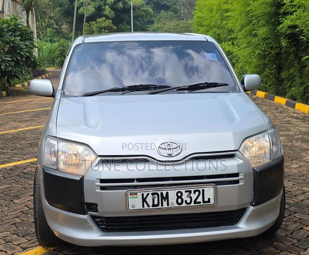 Toyota Succeed SV Premium 2016 Silver