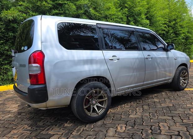 Toyota Succeed SV Premium 2016 Silver