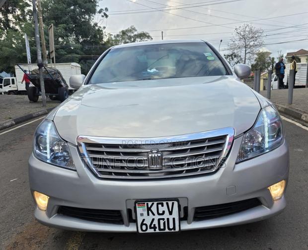 Toyota Crown 2012 Silver