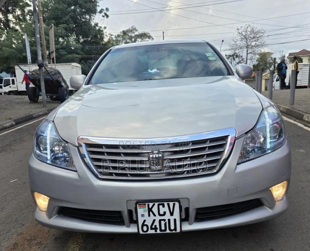 Toyota Crown 2012 Silver