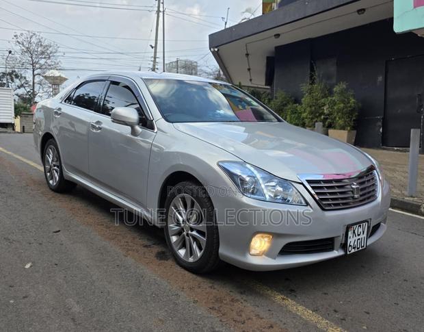 Toyota Crown 2012 Silver
