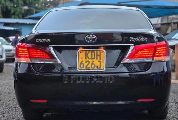 Toyota Crown 2015 Black