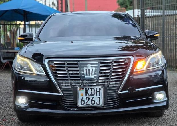 Toyota Crown 2015 Black