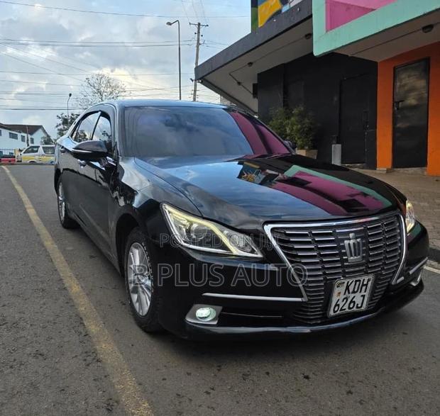 Toyota Crown 2015 Black