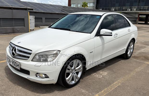 Mercedes-Benz C200 2010 White