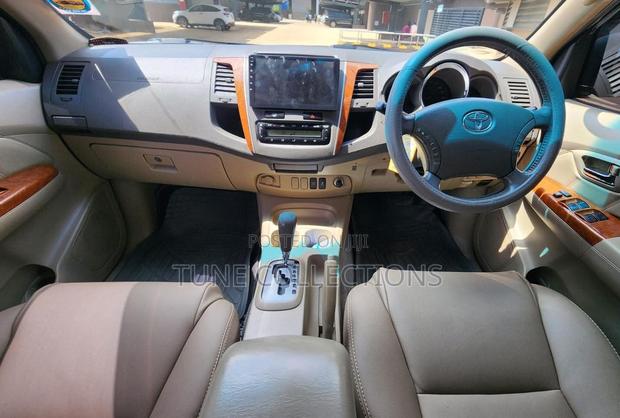 Toyota Fortuner 2011 Gray
